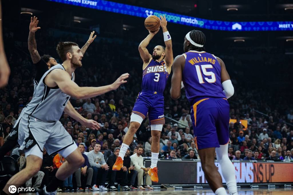 布克24+5+7布鲁克斯25分 太阳擒马刺3连胜