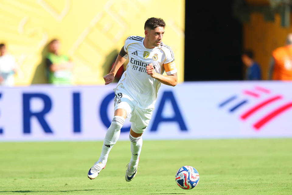 曼联7000万就想挖皇马队长？佛爷怒怼：再加1亿也不卖！